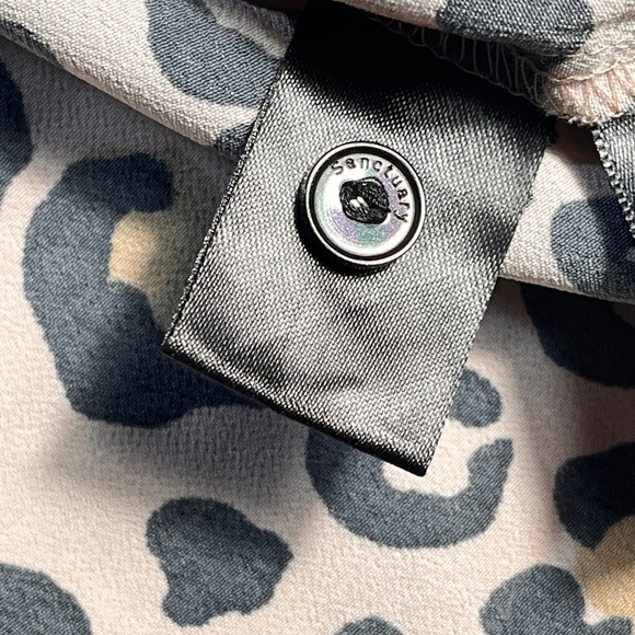 SANCTUARY Leopard PRINT PEPLUM BUTTON-DOWN TOP Medium - Picture 10 of 11